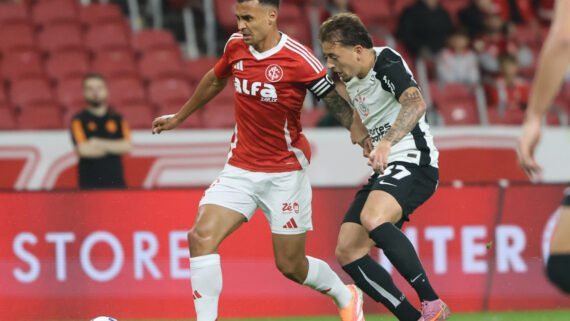 Lance do jogo entre Internacional e Corinthians pelo Campeonato Brasileiro (foto: Ricardo Duarte / Internacional)