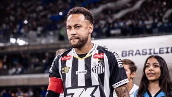 Neymar é o camisa 10 e capitão do Santos (foto: Raul Baretta/ Santos FC.)