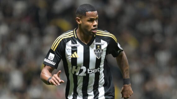 Júnior Santos em ação pelo Atlético na Arena MRV (foto: Leandro Couri/EM/D.A. Press)