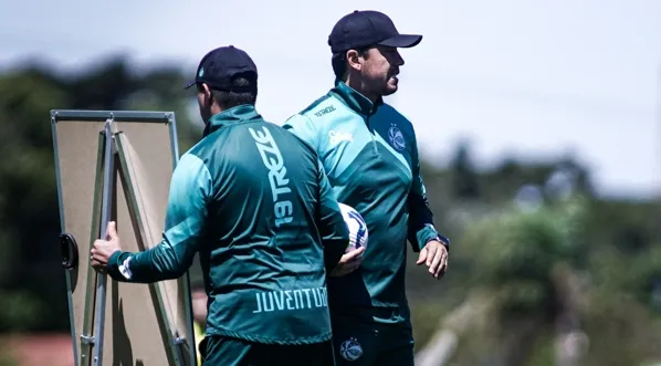 Juventude enfrenta o Grêmio com defesa fragilizada no Brasileirão