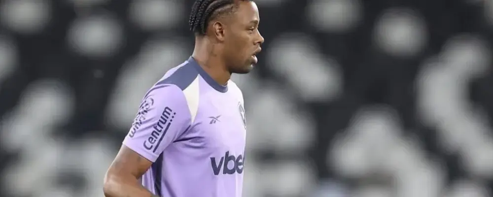 Kaio Pantaleão sai de campo chorando e preocupa o Botafogo