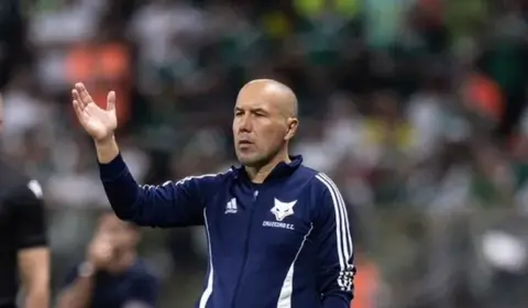 Leonardo Jardim vê Cruzeiro prejudicado e chama árbitros de ‘amadores’: Extremamente frustrado’