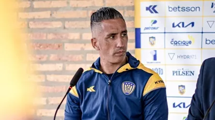 Lucas Barrios, ex-Palmeiras e Grêmio, inicia carreira como técnico no Sportivo Luqueño