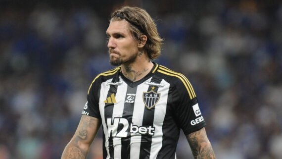 Lyanco durante Cruzeiro x Atlético no Mineirão (foto: Alexandre Guzanshe/EM/D.A. Press)