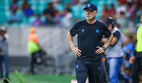 Mano admite falhas e vê Grêmio sem competitividade após goleada em Salvador