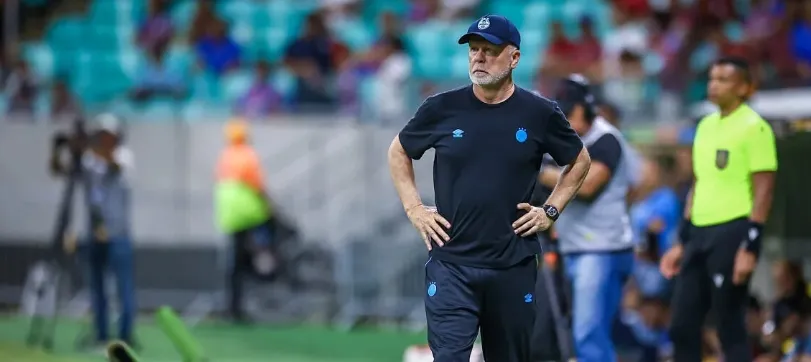 Mano admite falhas e vê Grêmio sem competitividade após goleada em Salvador