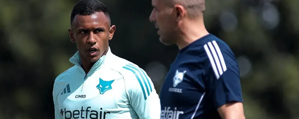 Marquinhos sofre grave lesão e vira desfalque no Cruzeiro para reta final do Brasileirão