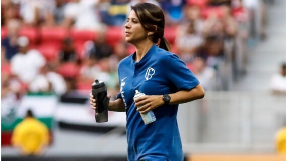 Médica Ana Carolina Côrte em atuação pelo Corinthians (foto: Divulgação/Ana Carolina Côrte)