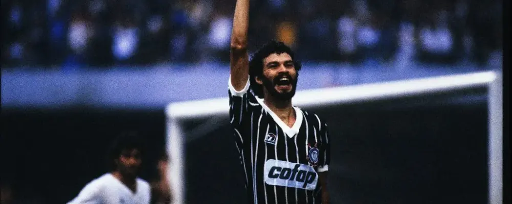 Médicos que também brilharam nos gramados: quando o bisturi encontra a bola