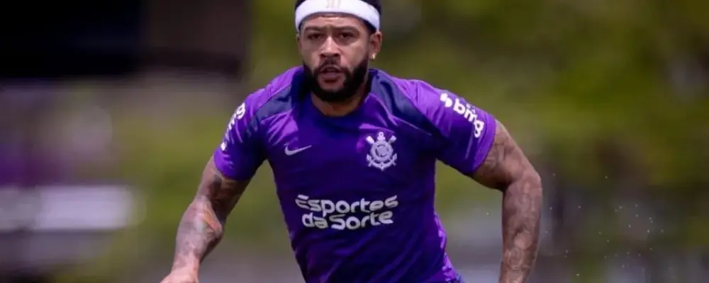 Memphis Depay se reapresenta no Corinthians após faltar em treino