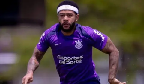 Memphis Depay se reapresenta no Corinthians após faltar em treino