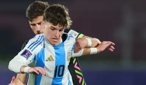 Montoro sofre lesão e deve voltar a atuar pelo Botafogo em 2026