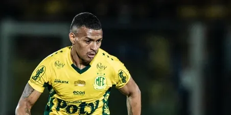 Negueba bate recorde com 154 partidas pelo Mirassol e faz história no Leão