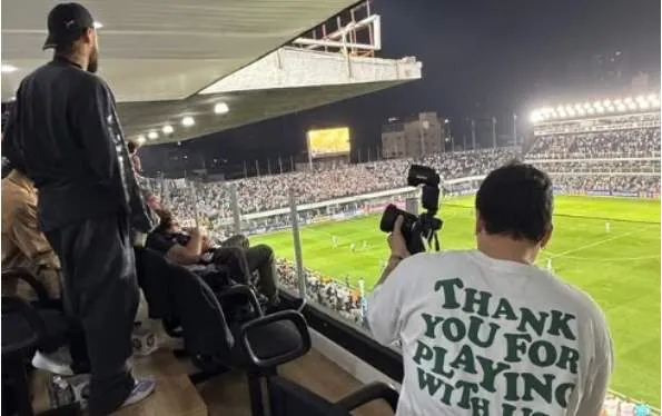 Neymar reforça torcida, mas Santos só empata com o Grêmio