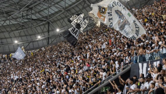 Torcida do Atlético na Arena MRV durante duelo contra o Sport (foto: Daniela Veiga/Atlético)
