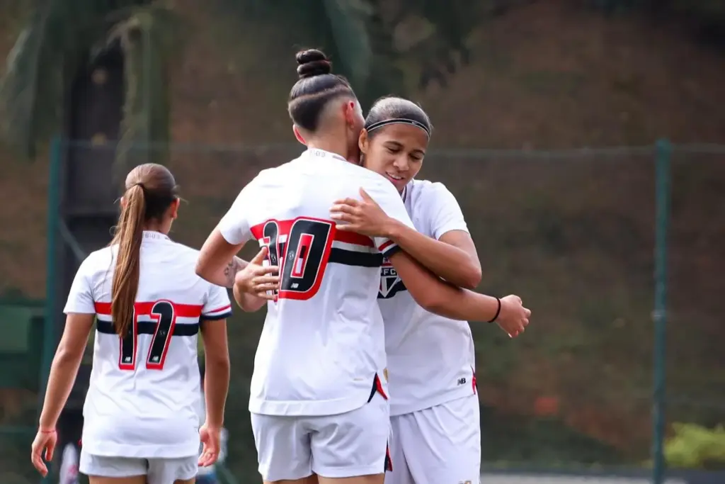 PAULISTA FEMININO SUB-20: Ferroviária, Santos, São Paulo e Corinthians disputam semifinal (Foto: Giovanna Bastos/SPFC)