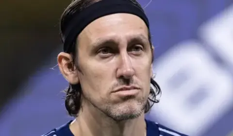 Palmeiras pode ser punido após garrafa atingir o goleiro Cássio