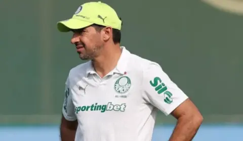 Palmeiras provoca Ceni após Abel gabaritar desafio do travessão