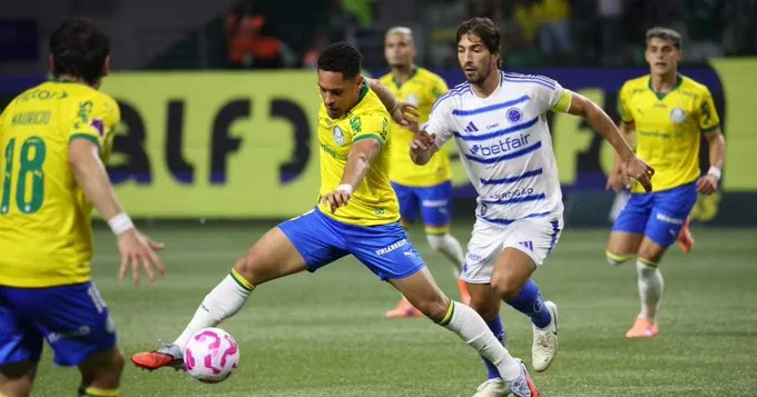 Palmeiras tem ligeira vantagem sobre o Flamengo em chances de título; veja probabilidades