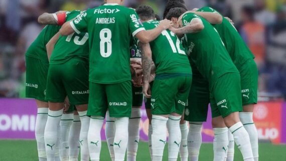Jogadores do Palmeiras reunidos antes de partida (foto: Divulgação/Palmeiras)