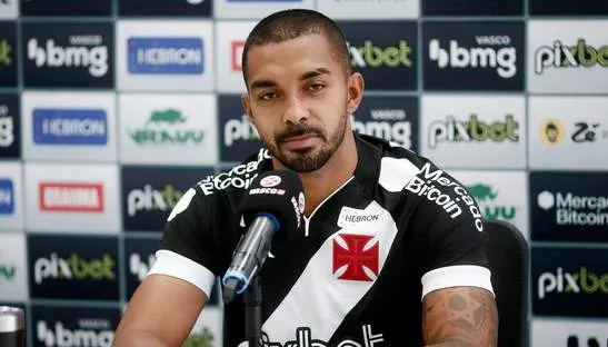 Paulo Henrique, do Vasco, é convocado à seleção na vaga de Wesley
