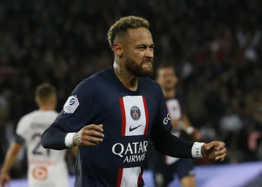 Piqué comenta ida de Neymar ao PSG e minimiza colega não ter Bola de Ouro: ‘É mais que isso’