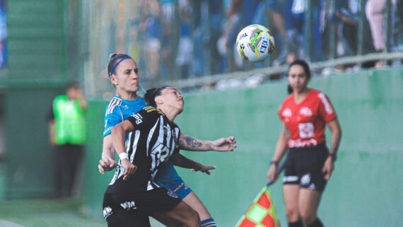 Cruzeiro e Atlético protagonizaram o primeiro clássico da temporada nesse sábado (4/10) (foto: Gustavo Martins/Cruzeiro)