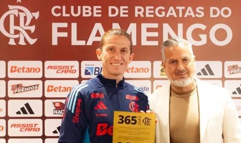 Presidente do Flamengo abre o jogo sobre renovação de Filipe Luís
