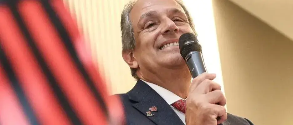 Presidente do Flamengo ataca Leila Pereira: ‘Libra é palmeirense’