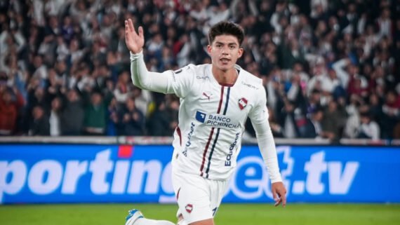 Villamil comemora primeiro gol pela LDU sobre o Palmeiras, pela Libertadores (foto: Divulgação/LDU)