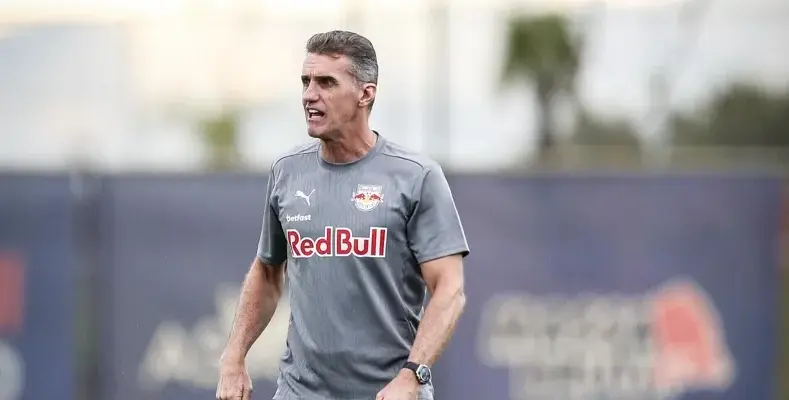 Red Bull Bragantino enfrenta o Bahia em estreia de Mancini e busca reação rápida