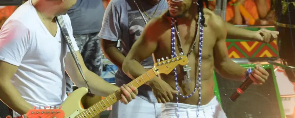 Ronaldinho vira cantor e aposta no funk e rap em projeto