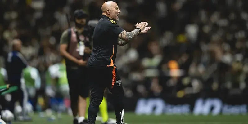 Sampaoli destaca superioridade e elogia postura do Atlético-MG no clássico