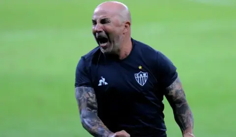 Sampaoli lamenta ausência de Hulk e quer recuperar sua melhor fase: ‘Precisamos dele’