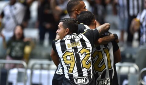 Volante acerta chutaço e Atlético marca gol mais rápido do Brasileiro 2025; veja