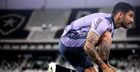 Santi Rodríguez iguala marca de Almada no Botafogo em 2025