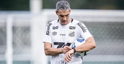 Santos define zaga para clássico contra Corinthians no Brasileirão