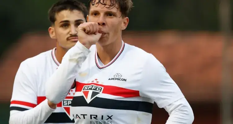 São Paulo deve definir a compra de Gustavo Santana, artilheiro e joia da base
