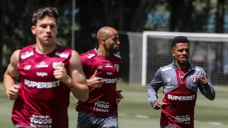 São Paulo tenta contornar crise defensiva e ofensiva no Brasileirão