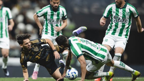 Lance do jogo entre Atlético e Juventude pelo Brasileiro (foto: Pedro Souza/Atlético)