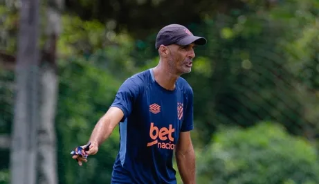 Sport busca novo técnico após saída de Daniel Paulista enquanto auxiliar assume