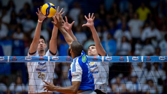Cruzeiro e Minas se enfrentam na final do Mineiro Masculino de Vôlei (foto: Agência i7/Cruzeiro)