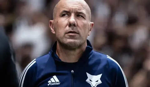 Técnico do Cruzeiro critica arbitragem do clássico: “Juiz despreparado”