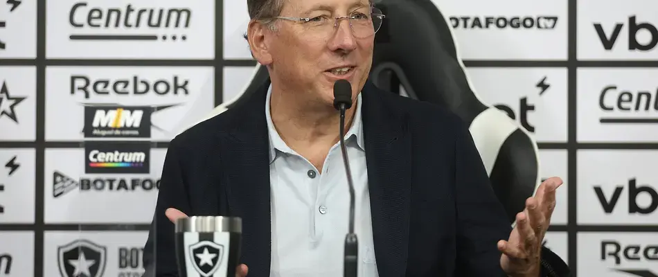 Textor provoca o Vasco e reafirma controle da SAF do Botafogo: “Não somos a 777”