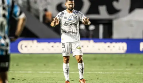 Tomás Rincón, com edema muscular, vira dúvida do Santos para clássico com Corinthians