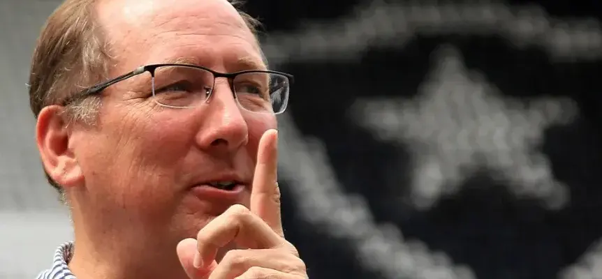 Torcida do Botafogo protesta contra Textor após eliminações