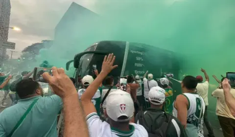 Torcida do Palmeiras faz festa e apoia time antes de decisão contra a LDU pela Libertadores