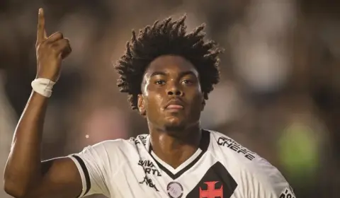 Vasco 4 x 3 Vitória – Jogo maluco e vitória cruzmaltina