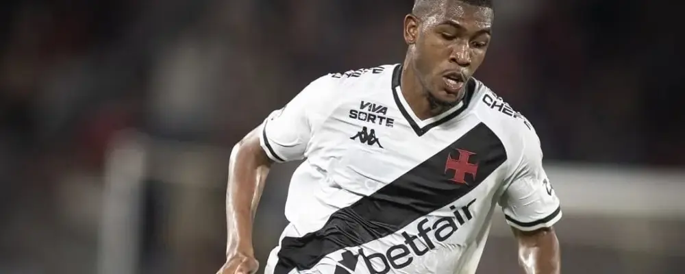 Vasco abre conversas pela renovação de contrato de Rayan até 2028