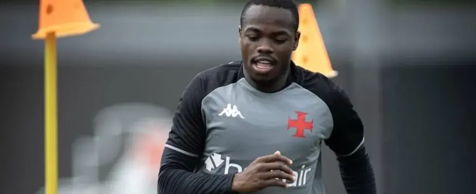 Vasco deve enfrentar o Fluminense com Andrés Gómez entre os titulares